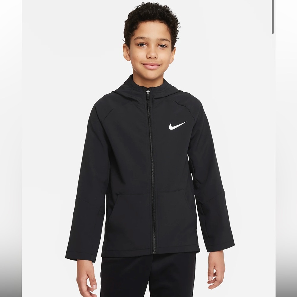 Nike Boys Elite Woven Training Jacket in black, size small